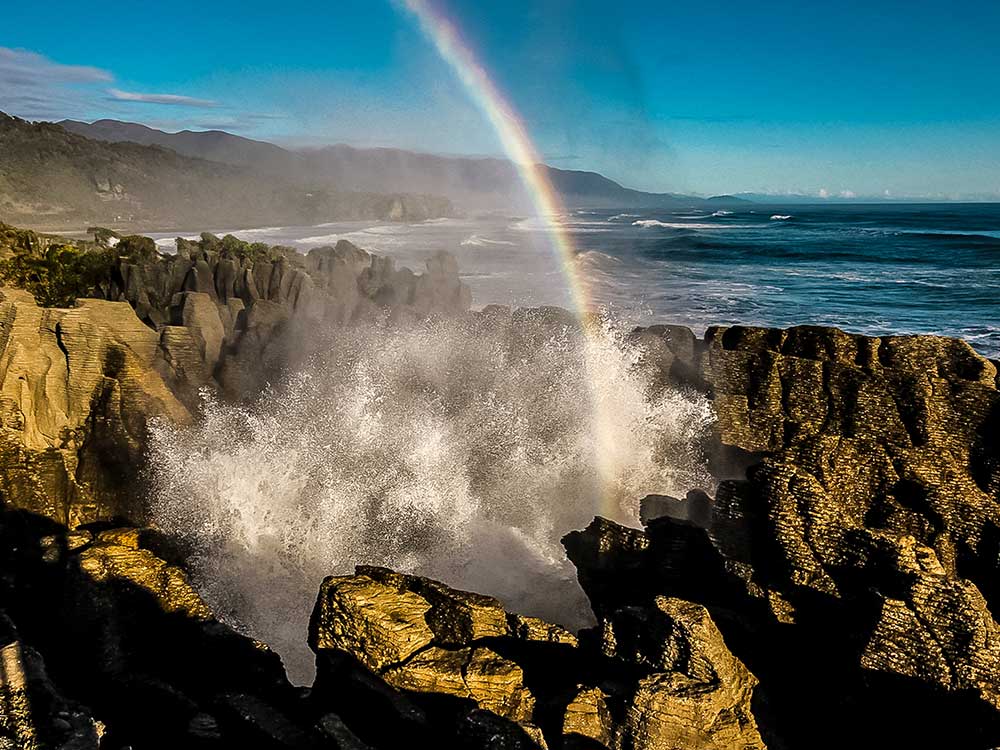 Tour to the Pancake Rocks and Blowholes, Punakaiki. Image credit Charles Brunning